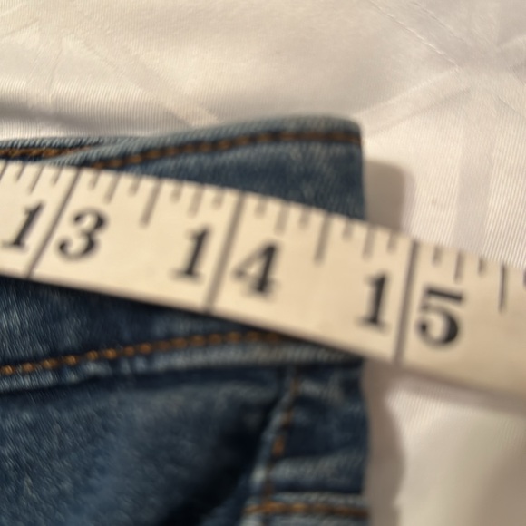 Lee Flare Jeans Nw/o tags frayed hem w/ slit at bottom of flared leg- Size 6med - Picture 9 of 11